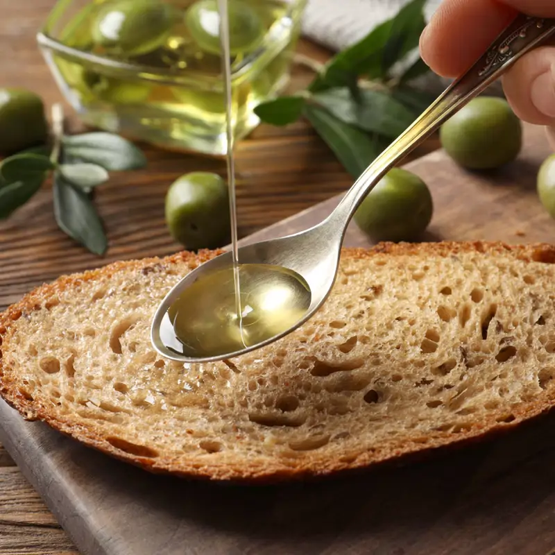¿Desayunar pan con aceite engorda? La nutricionista Elena Mestre tiene la respuesta definitiva