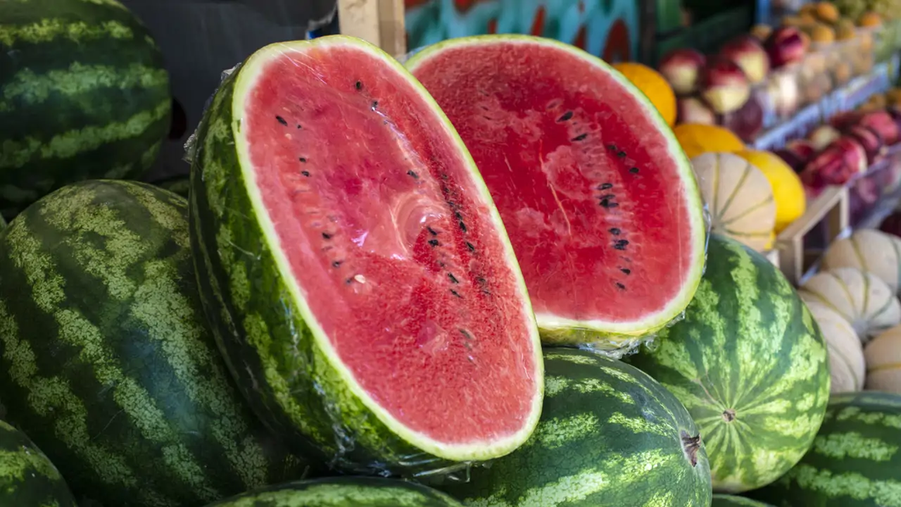 La advertencia de nutricionistas a la hora de comprar sandía: "Aunque parezca fresca, puede estar llena de bacterias peligrosas"