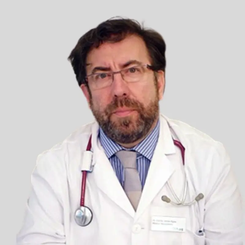 Dr. Carlos Egea Santaolalla, especialista en sueño: "Se arreglarían muchísimos casos de insomnio solo con acostarse más o menos a la misma hora e intentar no llevarse los problemas a la cama"