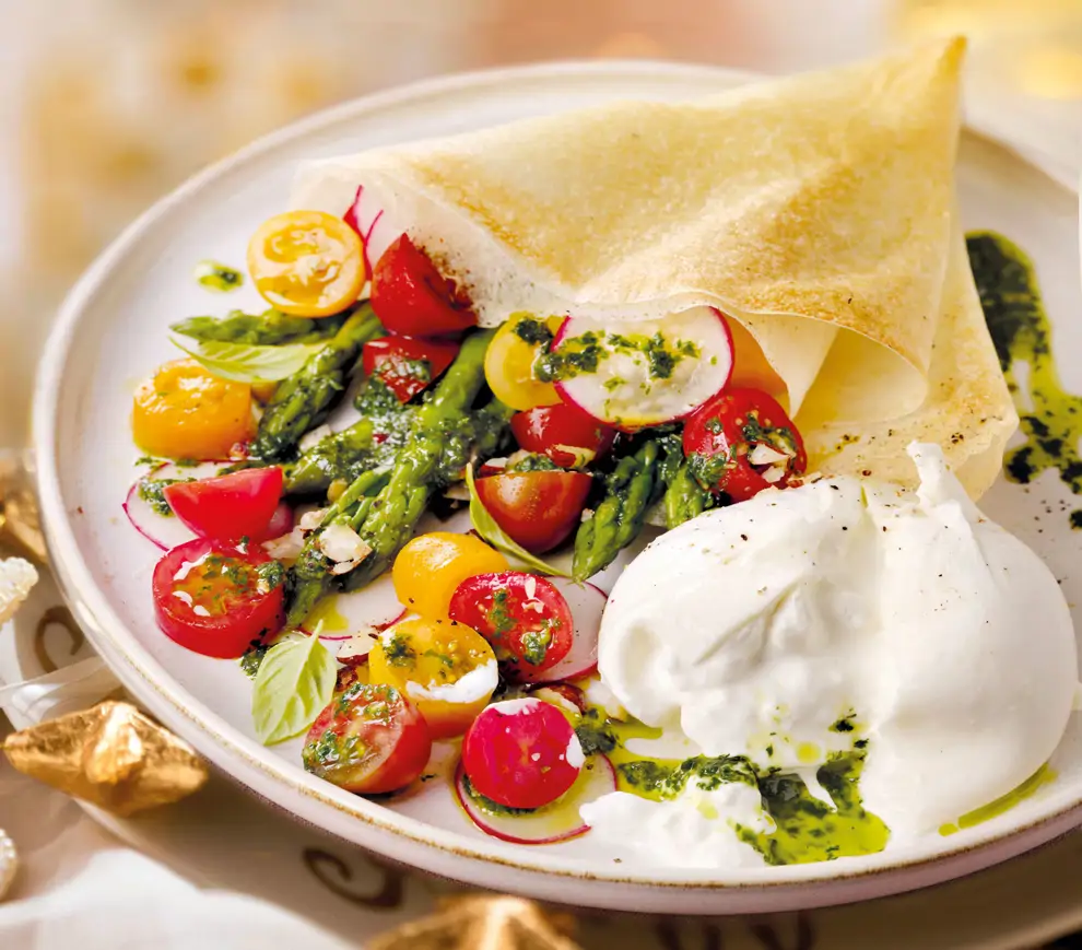 ensalada con espárragos y burrata 