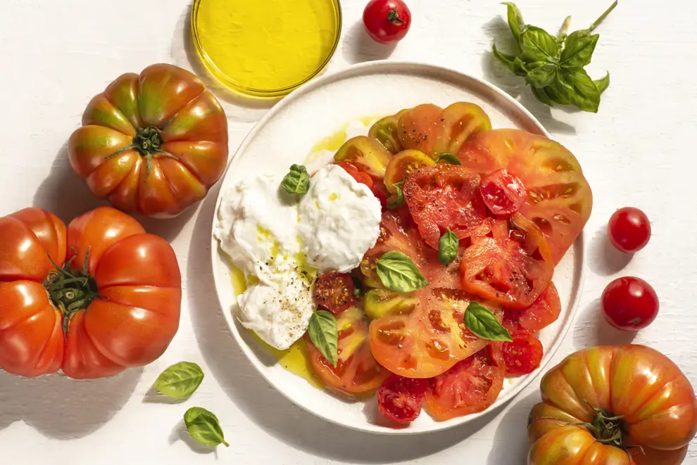 ensalada de tomates y burrata