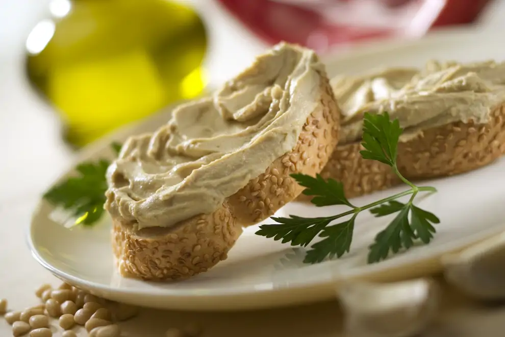 Tostada con hummus